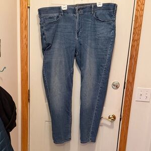 Urban Pipeline Men’s Straight Leg Blue Jeans with Ultra Flex Waistband . 50 x 32